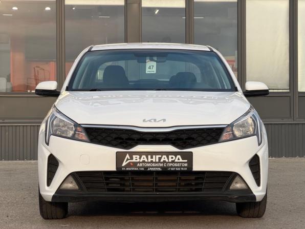 Kia Rio IV Рестайлинг с пробегом 2021 года, цена 1 170 000 рублей, 79436 км, седан, Автокод Объявления