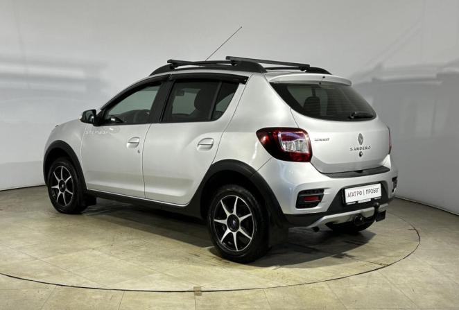 Renault Sandero II Рестайлинг с пробегом 2018 года, цена 959 000 рублей, 154024 км, хэтчбек, Автокод Объявления