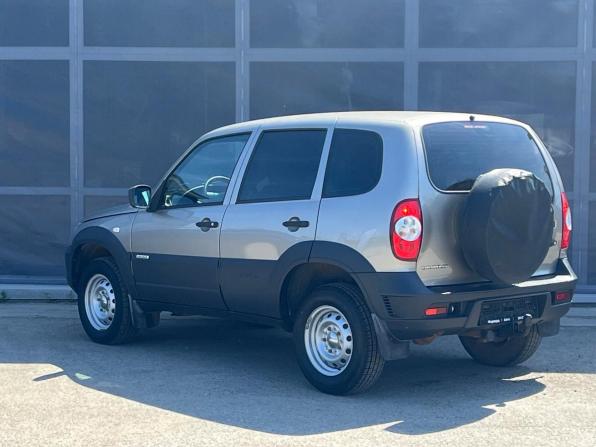 Chevrolet Niva I Рестайлинг с пробегом 2018 года, цена 770 000 рублей, 75909 км, внедорожник, Автокод Объявления