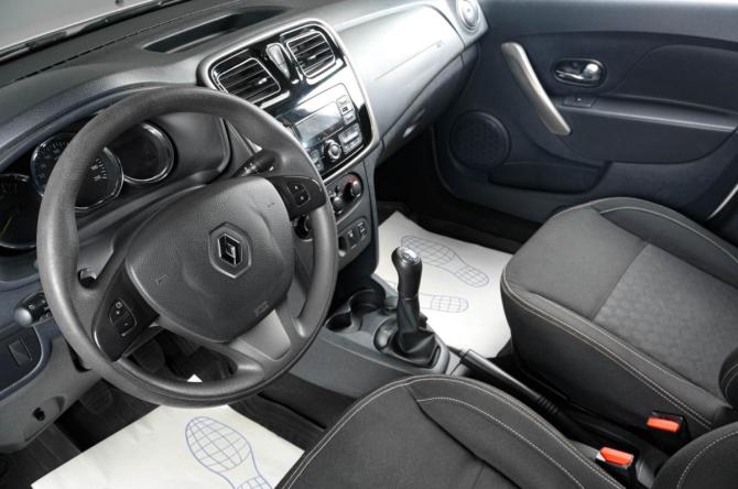 Renault Logan II с пробегом 2017 года, цена 679 000 рублей, 137000 км, седан, Автокод Объявления