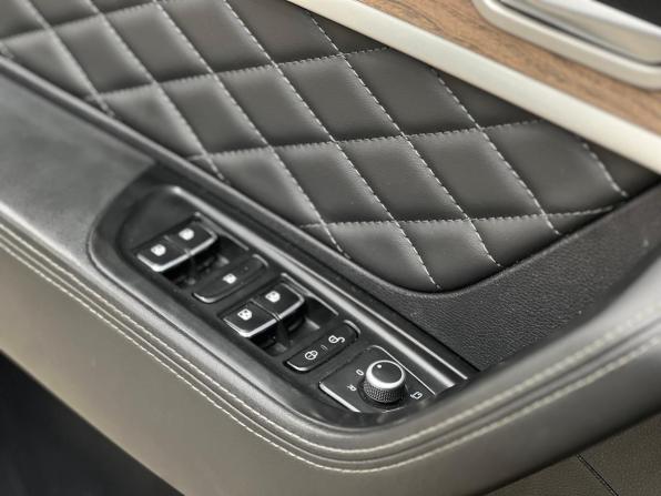 Hongqi HS7 I с пробегом 2023 года, цена 3 500 000 рублей, 95761 км, внедорожник, Автокод Объявления