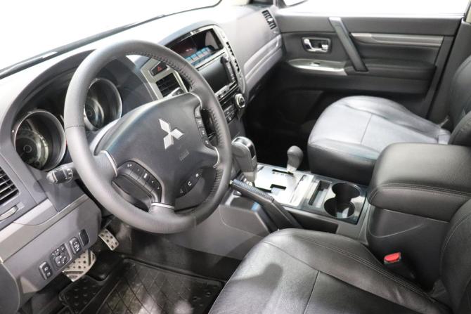 Mitsubishi Pajero IV Рестайлинг 2 с пробегом 2014 года, цена 2 520 000 рублей, 118748 км, внедорожник, Автокод Объявления
