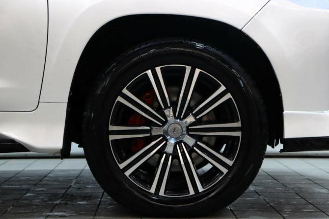 Lexus LX III Рестайлинг 2 с пробегом 2019 года, цена 8 990 000 рублей, 224142 км, внедорожник, Автокод Объявления