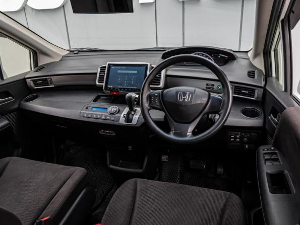 Honda Freed I Рестайлинг 2 с пробегом 2015 года, цена 1 230 000 рублей, 179009 км, компактвэн, Автокод Объявления