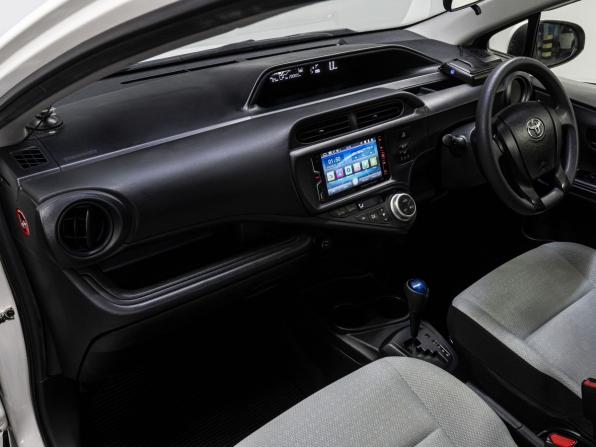 Toyota Aqua I Рестайлинг 2 с пробегом 2017 года, цена 925 000 рублей, 200803 км, хэтчбек, Автокод Объявления