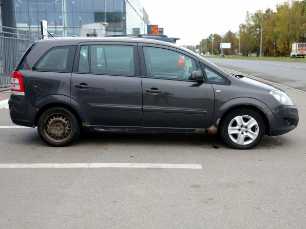 Opel Zafira B Рестайлинг с пробегом 2013 года, цена 452 000 рублей, 288000 км, компактвэн, Автокод Объявления