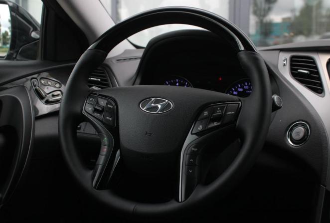 Hyundai Grandeur V с пробегом 2014 года, цена 1 725 000 рублей, 212047 км, седан, Автокод Объявления