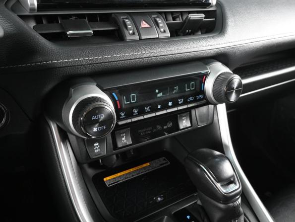 Toyota RAV4 V (XA50) с пробегом 2021 года, цена 3 199 000 рублей, 139421 км, внедорожник, Автокод Объявления