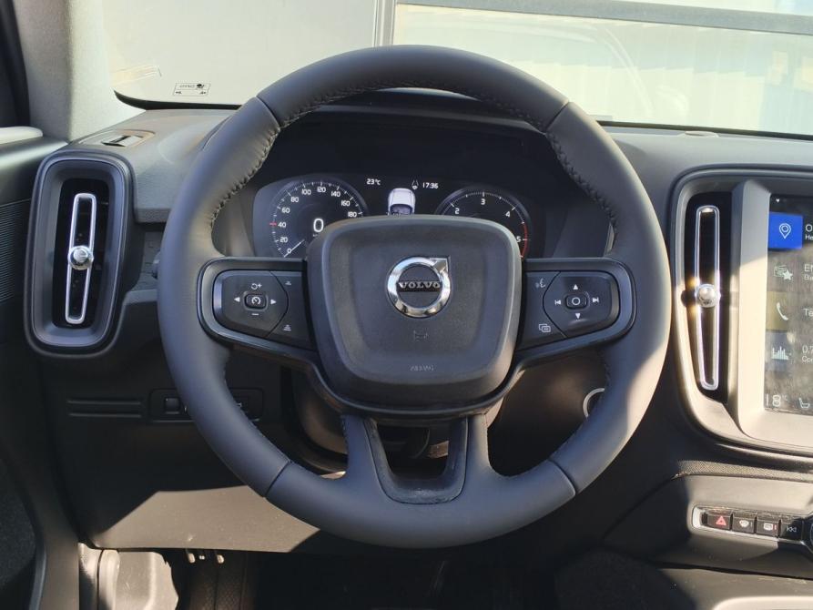 Volvo XC40 I Москва  - изображение 13