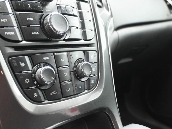 Opel Astra J Рестайлинг с пробегом 2013 года, цена 929 900 рублей, 187000 км, хэтчбек, Автокод Объявления