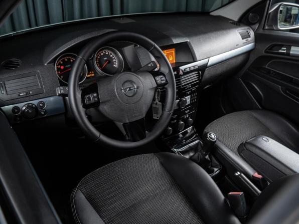 Opel Astra H Рестайлинг с пробегом 2011 года, цена 660 000 рублей, 198938 км, седан, Автокод Объявления