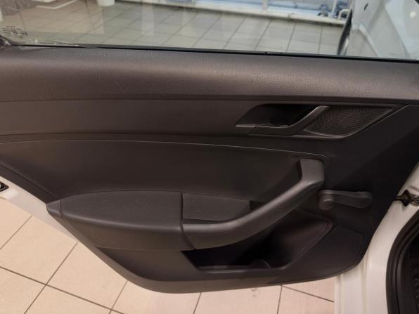 Skoda Rapid I с пробегом 2015 года, цена 660 000 рублей, 239000 км, лифтбек, Автокод Объявления