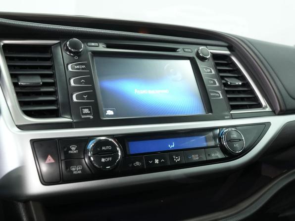 Toyota Highlander III (XU50) Рестайлинг с пробегом 2018 года, цена 3 949 000 рублей, 160492 км, внедорожник, Автокод Объявления