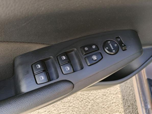 Hyundai Solaris II с пробегом 2019 года, цена 1 230 000 рублей, 182180 км, седан, Автокод Объявления