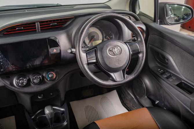 Toyota Vitz III (XP130) Рестайлинг 2 с пробегом 2017 года, цена 999 000 рублей, 174000 км, хэтчбек, Автокод Объявления