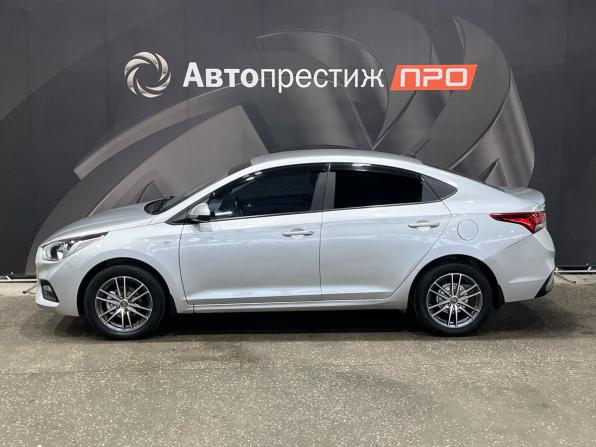Hyundai Solaris II с пробегом 2018 года, цена 1 225 000 рублей, 65549 км, седан, Автокод Объявления