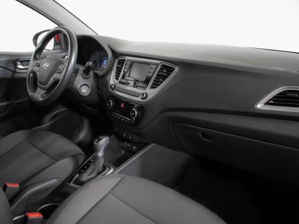 Hyundai Solaris II с пробегом 2020 года, цена 1 329 000 рублей, 151561 км, седан, Автокод Объявления