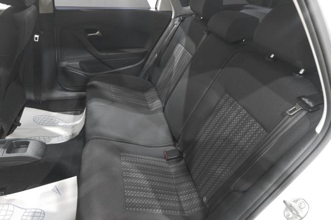 Volkswagen Polo V Рестайлинг с пробегом 2015 года, цена 899 000 рублей, 250000 км, седан, Автокод Объявления