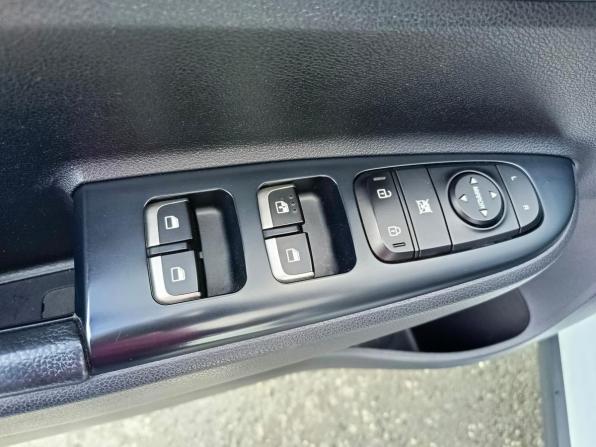 Kia Rio IV с пробегом 2019 года, цена 1 499 995 рублей, 95500 км, хэтчбек, Автокод Объявления
