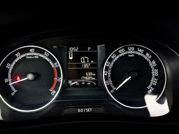 Skoda Rapid I Рестайлинг с пробегом 2018 года, цена 1 025 000 рублей, 174682 км, лифтбек, Автокод Объявления
