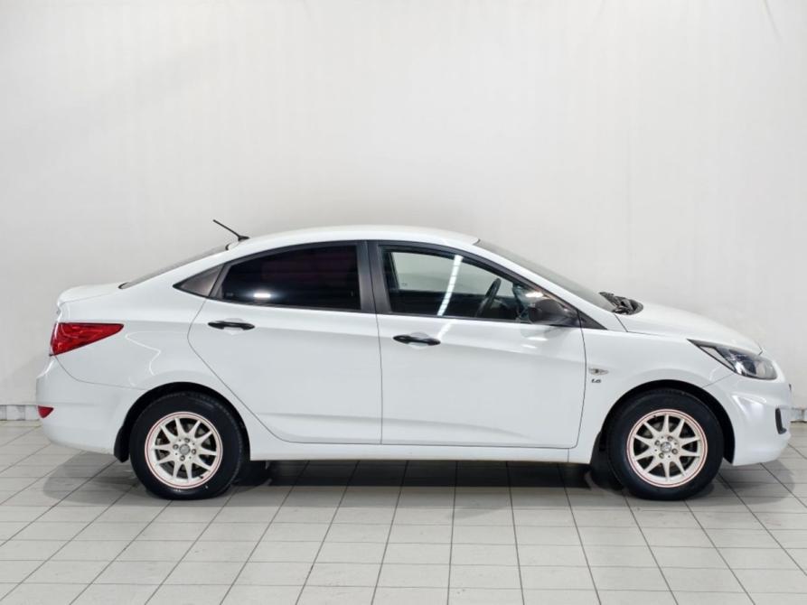Hyundai Solaris I Курск  - изображение 4