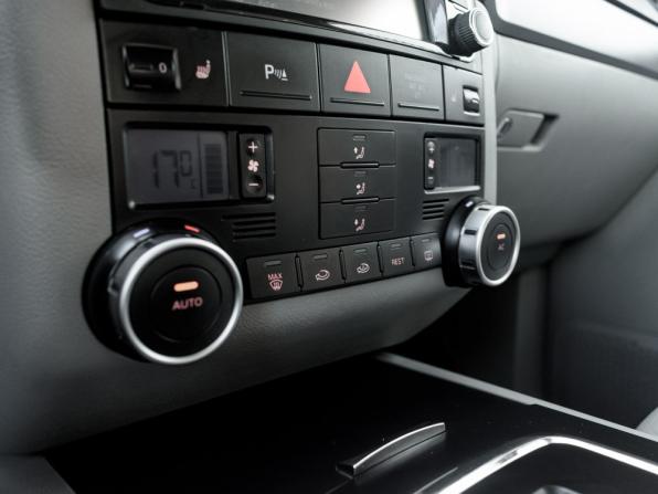 Volkswagen Touareg I Рестайлинг с пробегом 2008 года, цена 1 020 000 рублей, 235005 км, внедорожник, Автокод Объявления