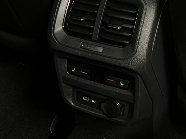 Volkswagen Tiguan II Рестайлинг с пробегом 2021 года, цена 2 265 000 рублей, 232305 км, внедорожник, Автокод Объявления