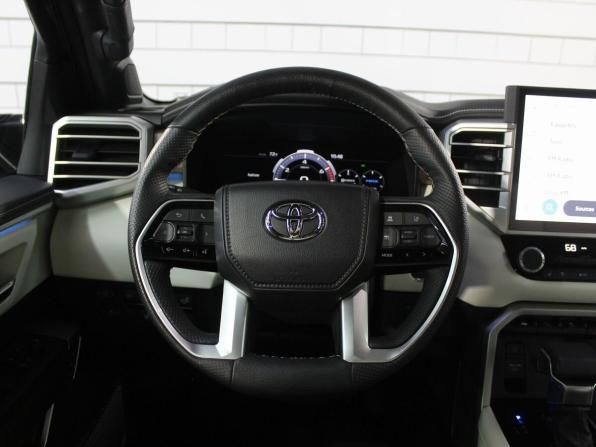Toyota Tundra III с пробегом 2023 года, цена 8 699 000 рублей, 51000 км, offers.body_type.unknown, Автокод Объявления