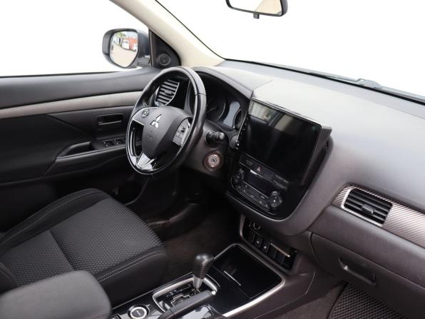 Mitsubishi Outlander III Рестайлинг 2 с пробегом 2017 года, цена 1 855 000 рублей, 122251 км, внедорожник, Автокод Объявления
