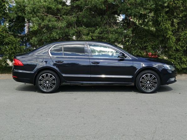 Skoda Superb II Рестайлинг с пробегом 2013 года, цена 879 000 рублей, 268196 км, лифтбек, Автокод Объявления