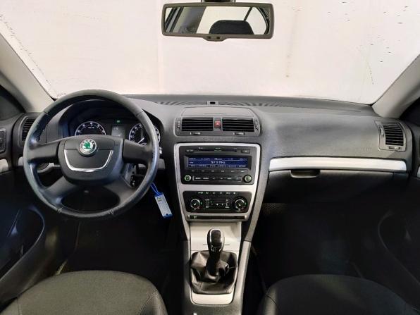 Skoda Octavia II (A5) Рестайлинг с пробегом 2013 года, цена 679 000 рублей, 231640 км, лифтбек, Автокод Объявления