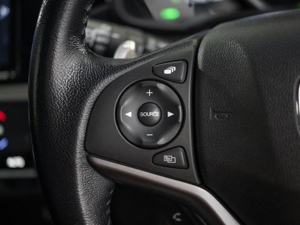 Honda Fit III Рестайлинг с пробегом 2018 года, цена 1 049 500 рублей, 99730 км, хэтчбек, Автокод Объявления