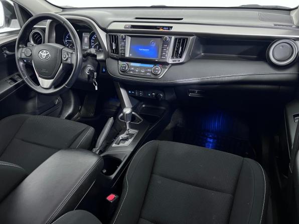 Toyota RAV4 IV (XA40) Рестайлинг с пробегом 2017 года, цена 2 297 000 рублей, 64636 км, внедорожник, Автокод Объявления