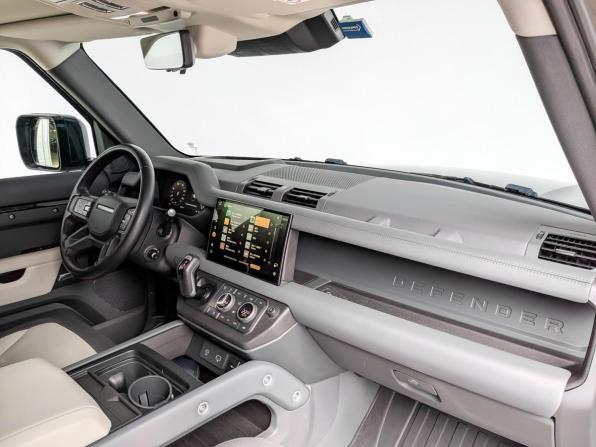 Land Rover Defender II с пробегом 2024 года, цена 11 000 000 рублей, 28585 км, внедорожник, Автокод Объявления