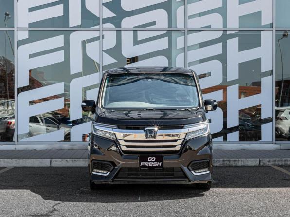Honda Stepwgn V Рестайлинг с пробегом 2018 года, цена 2 300 000 рублей, 81402 км, минивэн, Автокод Объявления