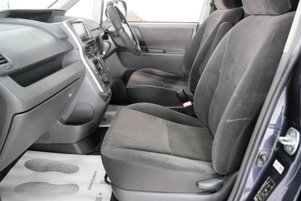 Toyota Voxy II (R70) Омск  - изображение 20