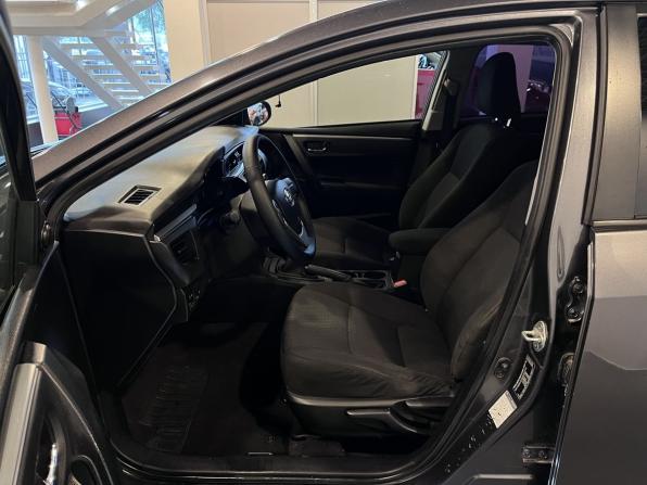 Toyota Corolla XI (E160 E170 E180) с пробегом 2013 года, цена 926 000 рублей, 237480 км, седан, Автокод Объявления