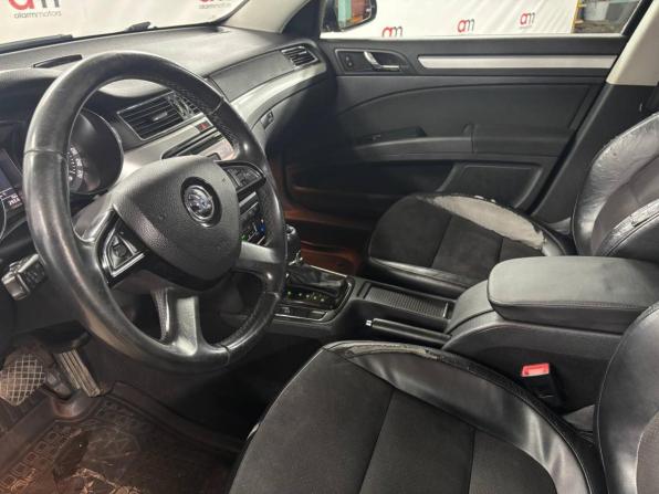 Skoda Superb II Рестайлинг с пробегом 2013 года, цена 1 089 000 рублей, 146980 км, лифтбек, Автокод Объявления