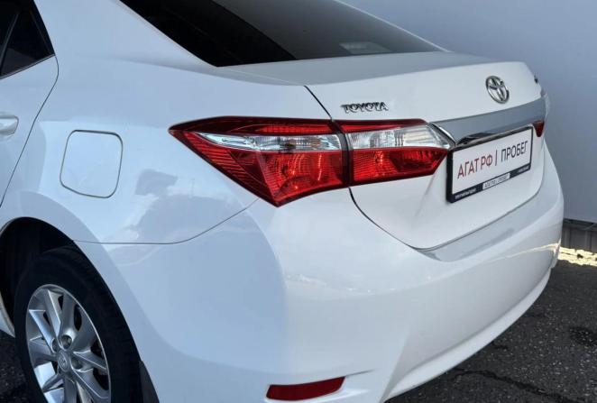Toyota Corolla XI (E160 E170 E180) с пробегом 2013 года, цена 1 600 000 рублей, 101132 км, седан, Автокод Объявления