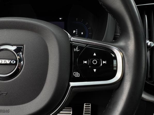 Volvo XC60 II Рестайлинг с пробегом 2021 года, цена 4 090 000 рублей, 91323 км, внедорожник, Автокод Объявления