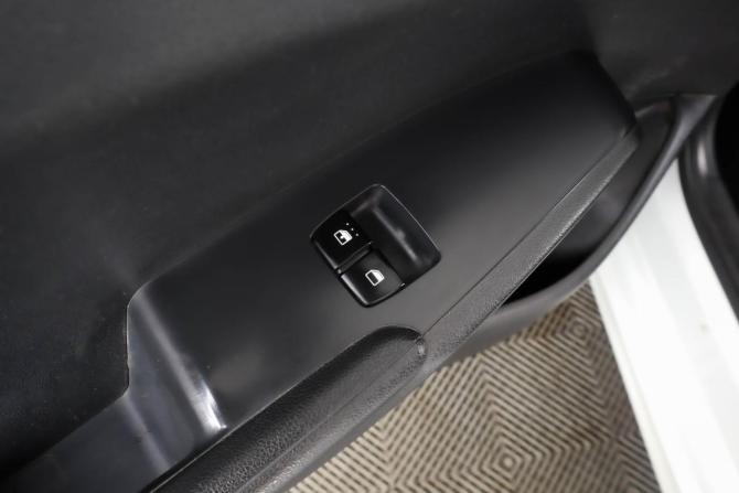 Hyundai Solaris II с пробегом 2018 года, цена 939 000 рублей, 217931 км, седан, Автокод Объявления