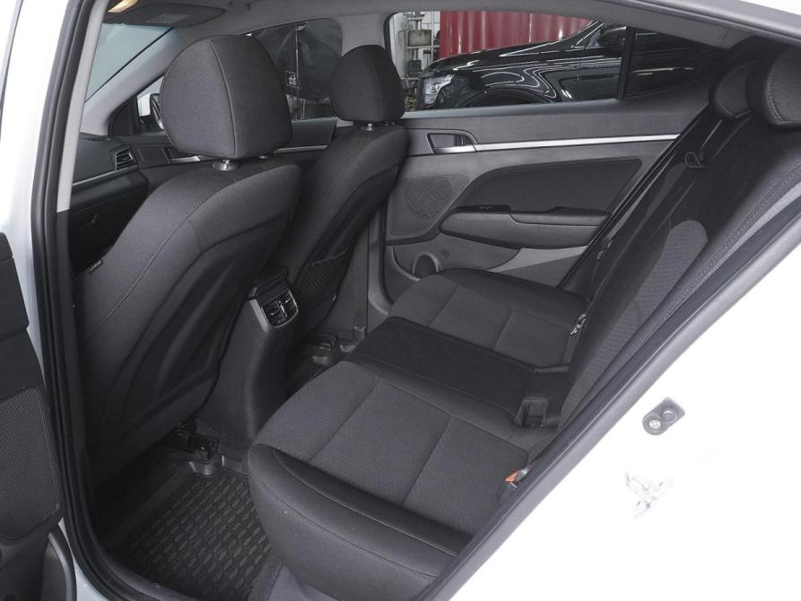 Hyundai Elantra VI (AD) Рестайлинг Ростов-на-Дону  - изображение 11