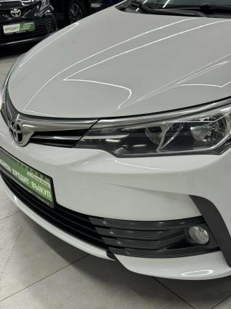 Toyota Corolla XI (E160 E170 E180) Рестайлинг 1 с пробегом 2018 года, цена 1 499 000 рублей, 245000 км, седан, Автокод Объявления