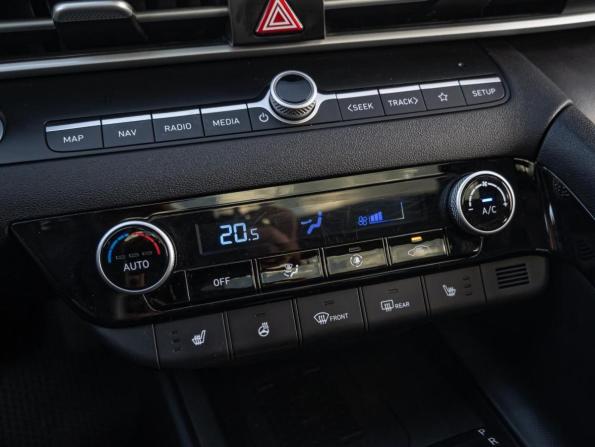 Hyundai Elantra VII (CN7) Рестайлинг с пробегом 2023 года, цена 2 070 000 рублей, 48846 км, седан, Автокод Объявления