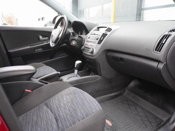 Kia Ceed I с пробегом 2008 года, цена 650 000 рублей, 174535 км, универсал, Автокод Объявления