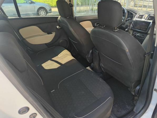 Renault Logan II с пробегом 2015 года, цена 699 000 рублей, 168000 км, седан, Автокод Объявления