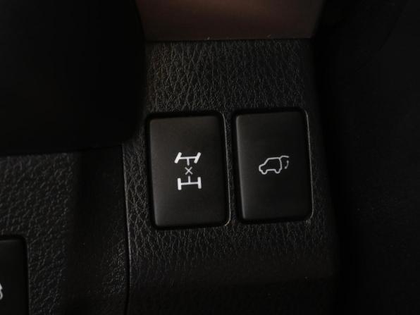 Toyota RAV4 IV (XA40) Рестайлинг с пробегом 2017 года, цена 2 349 000 рублей, 136651 км, внедорожник, Автокод Объявления