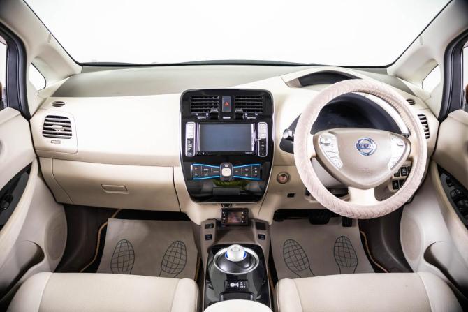 Nissan Leaf I (ZE0/AZE0) с пробегом 2015 года, цена 999 000 рублей, 108000 км, хэтчбек, Автокод Объявления