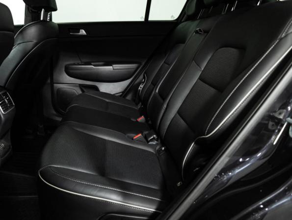 Kia Sportage IV Рестайлинг с пробегом 2018 года, цена 2 099 700 рублей, 132172 км, внедорожник, Автокод Объявления