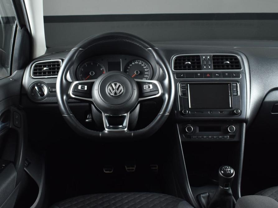 Volkswagen Polo V Рестайлинг Кемерово  - изображение 11